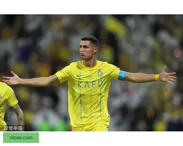 C罗抗议引反噬利雅得胜利紧急灭火全面封锁队友发声风波升级